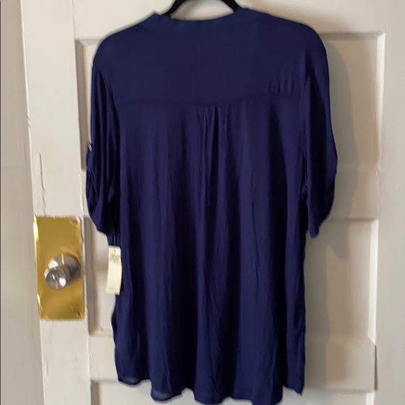 👚GORGEOUS Navy Blouse👚2X NWT - Picture 3 of 7